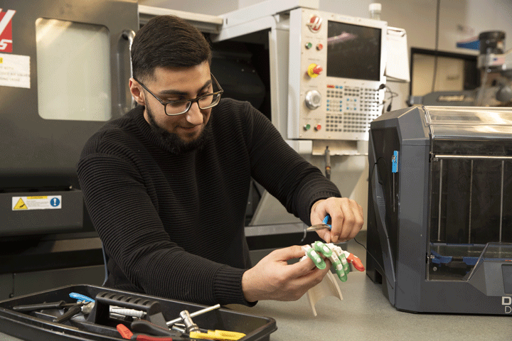 Engineering_3D_Prosthetic_Hand_002_Shah