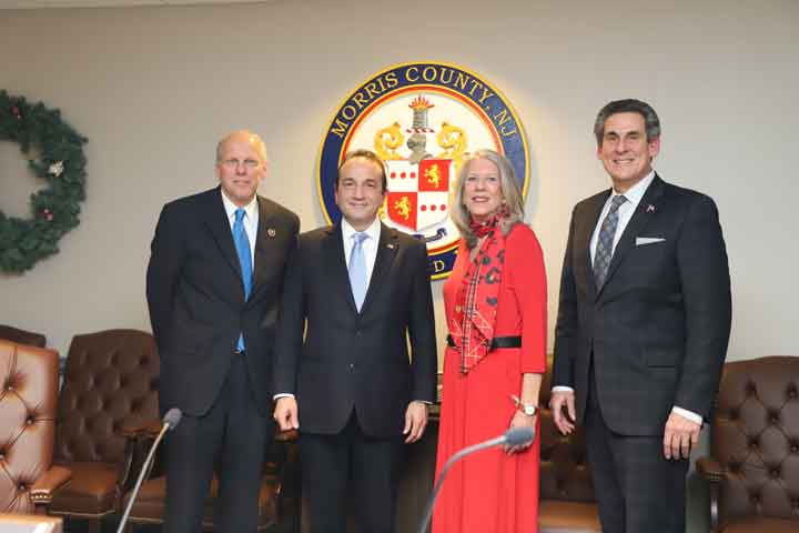 Newly-Sworn-in-Commissioners-2022